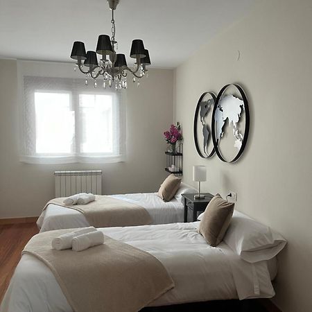 Avanza 4 Plaza Galicia Sarria Esterno foto